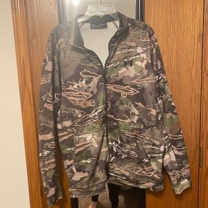 Under Armour Men’s XL camo sweatshirt
